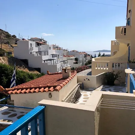 Ξενοδοχείο με διαμερίσματα 3 Alpha Μπατσί